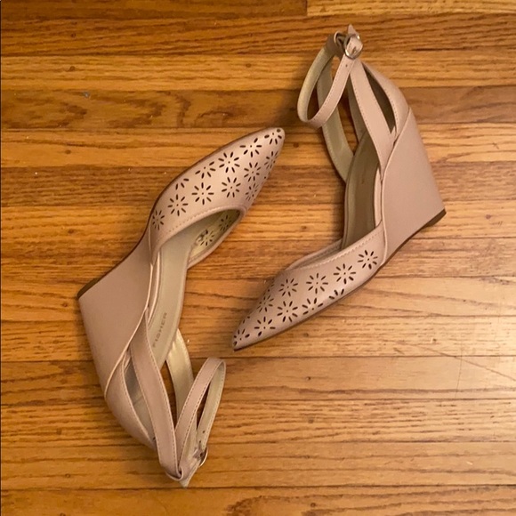 Marc Fisher | Pink Lace Style Platform Heel - Picture 2 of 5